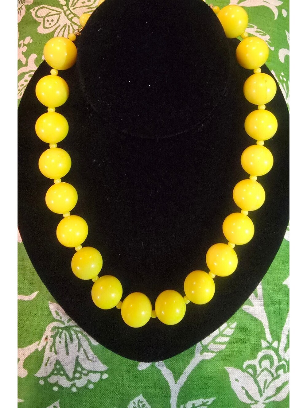 Yellow Chunky Bubblegum Bead Necklace Big Bead Choker Statement Necklace VTG